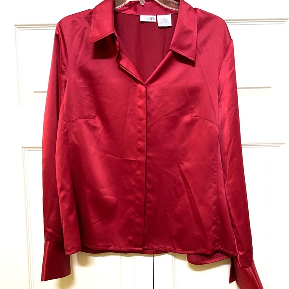 EAST 5TH RED SIZE 16 BEAUTIFUL BUTTON DOWN BLOUSE YOU ARE GOING TO LOVE. - Picture 7 of 8